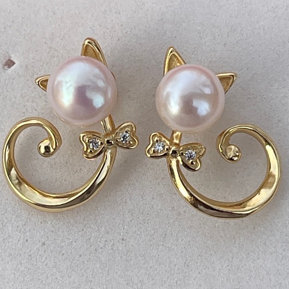 18K Gold Plated Over 925S Silver Real 6mm Natural Pearl‎ Stud Earrings Cat Shape - Picture 1 of 12